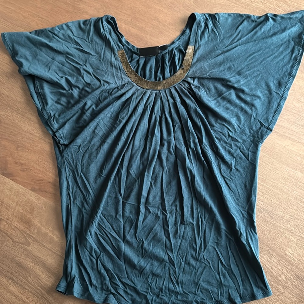 Top; butterfly sleeves; sequin neckline
